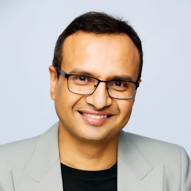 Portrait of Dr. Srikant Devaraj